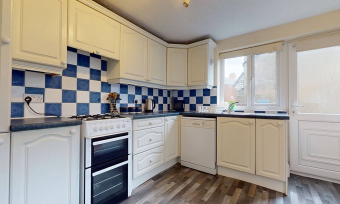 Cleethorpes Casa | K Suites - Unique 5 bed Contractor House w/free Wi-Fi