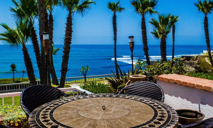 Playas de Rosarito Villa | K38 Club Marena Villa de 2 pisos, Ultimate Beach Pad y Can Check Surf desde la cama.