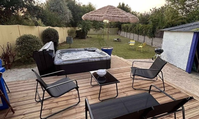 St.-Martin-des-Champs Casa | Ka-za house, jacuzzi "3-star furnished tourism accommodation".