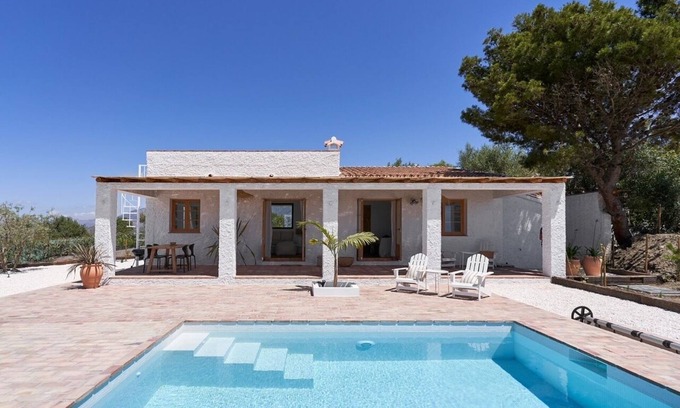 Competa Villa | Roots - villa de confort moderno en la naturaleza andaluza