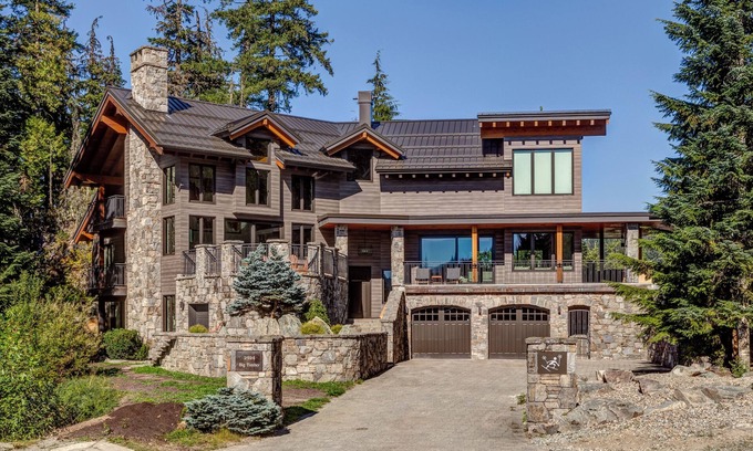 Whistler Creekside Casa | Kadenwood 2924 – Ski in Ski out, Private Pool, Hot Tub, Elevator & Gondola