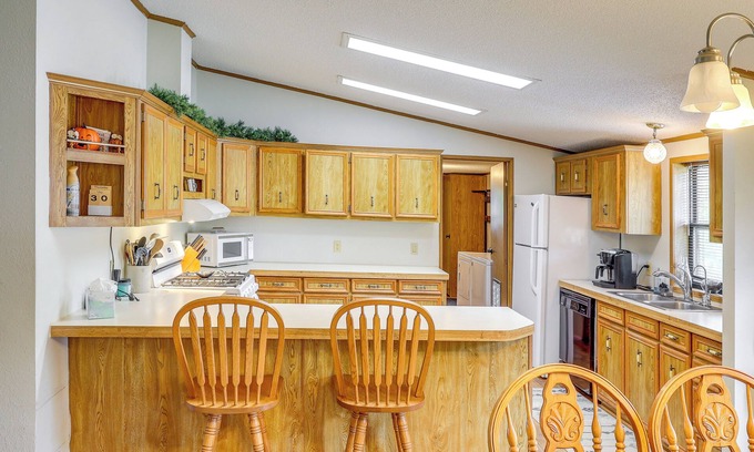 Northeast Entrance Badlands Casa | Kadoka Home ~ 22 Mi to Badlands National Park!