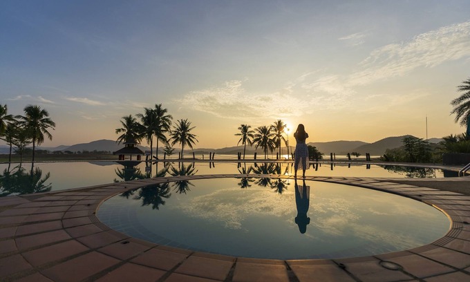 Song Phi Nong Complejo | Kaengkrachan Boathouse Paradise Resort