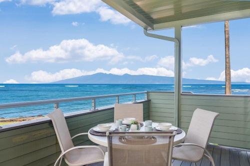 Kahana Casa | Kahana Outrigger 3A2 · KHO 3A2 Updated OceanFront 3BD wPool AC O