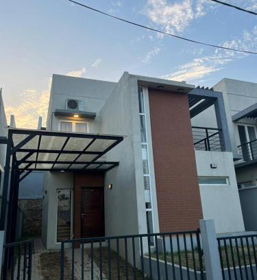 Polgasowita Casa | Kahathuduwa Golf Residence Luxury Family Home