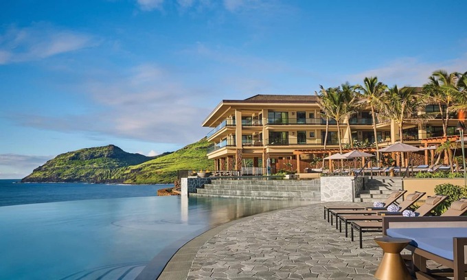 Foster Village Condominio | Kaiholo 4-Bdrm Signature,Moderm Take of Traditional Hawaiian Interiors