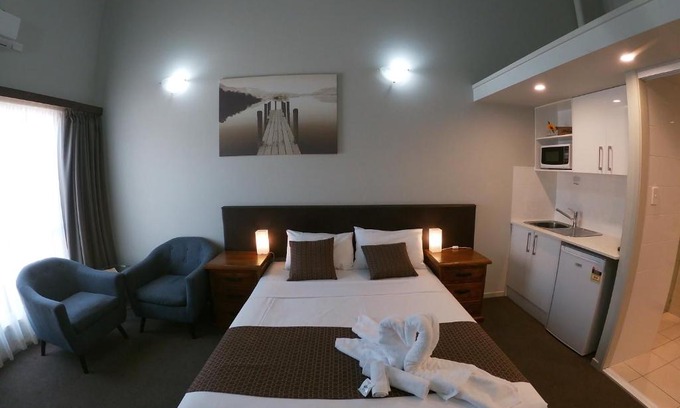Kallangur Hotel | Kallangur Motel