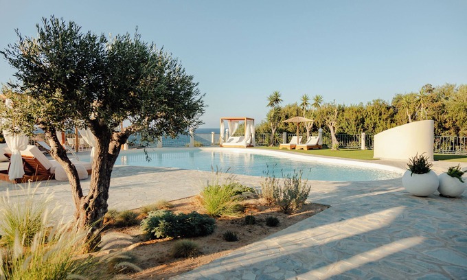Istron Casa | Kalos Luxury Homes, Beach Loft III with Private Jacuzzi,The Beachside Experience
