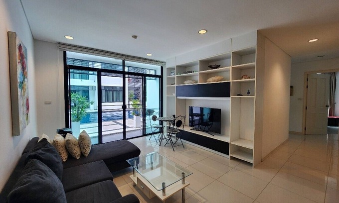 Kamala Apartamento | Kamala Regent 3 Bedroom Apartment Pool View by RESAVA