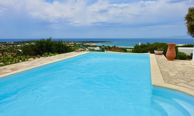 Naxos Villa | Kamari: paraíso griego con piscina privada y jacuzzi
