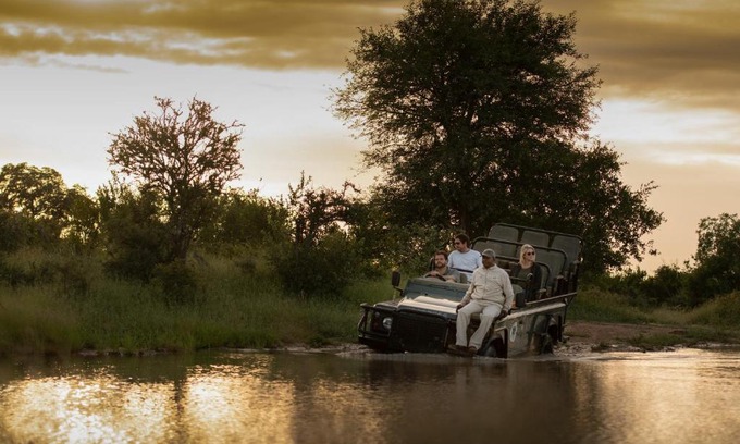 Thorny Bush Game Reserve Cabina | Kambaku River Sands