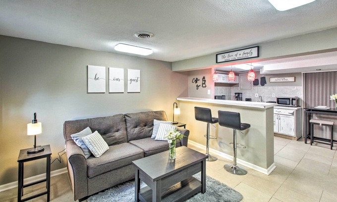Kansas City Casa | Kansas City Vacation Rental - 10 Mi to Dtwn!