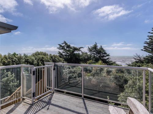 Waikanae Casa | Kapiti at The Coast - Waikanae Holiday Home