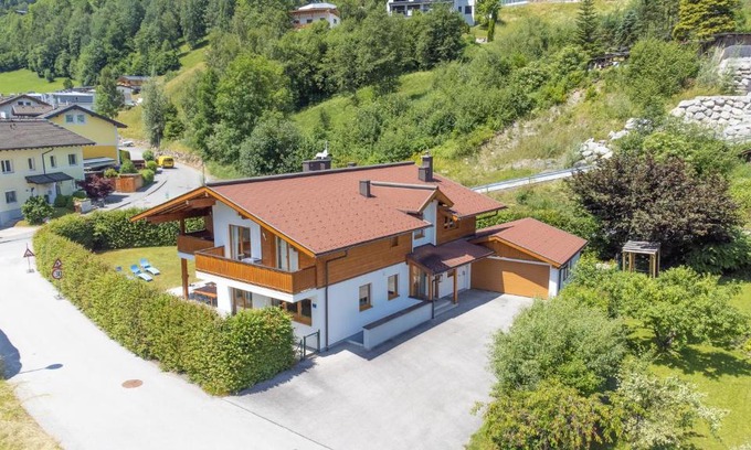 Kaprun Casa | Kaprun Biggest Chalet Helen - 5 Bedrooms, 7 Bathrooms, Air Condition