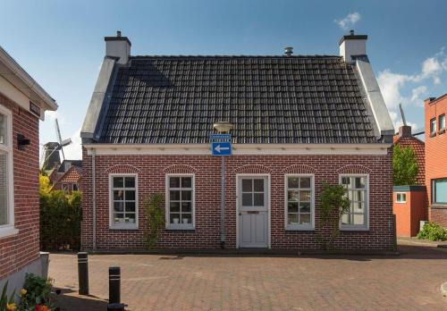 Winsum Casa | Karakteristiek huis in centrum Winsum met nieuwe badkamer