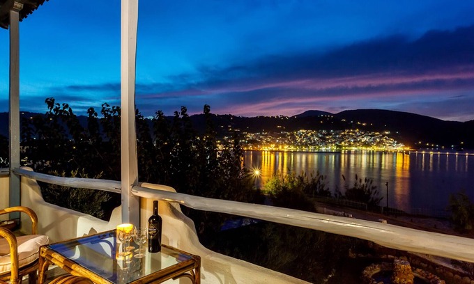 Skopelos Casa | Karavos Sea View Apartments
