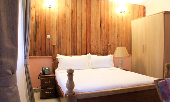 Meru Hotel | Karimba Lodge - Meru