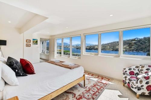 Geilston Bay Apartamento | Karinya apartment waterfront views - 2 Bed 2 Bath