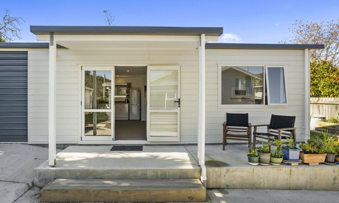 Karori Casa | Karori Kabin - Karori Holiday Home
