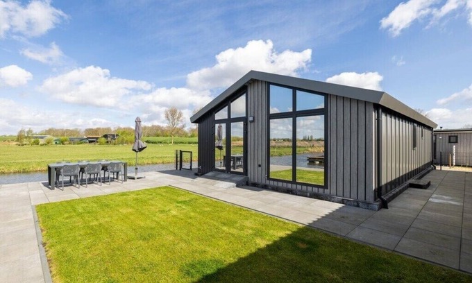 Onderdijk Chalet De Esquí | Karper Vakantiepark De Groote Vliet