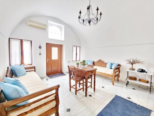 Episkopi Gonias Casa | Karpimo Vineyard Villa with Heated Pool
