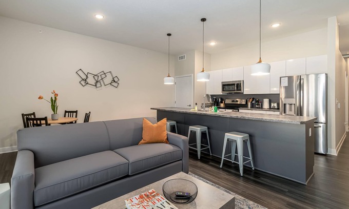 Downtown Des Moines Apartamento | Kasa 2BD Walk to Sculpture Park Des Moines