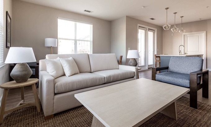 Charlotte Apartamento | Kasa | Amenity Access + Fast Wifi, 1 Bedroom Unit | Charlotte