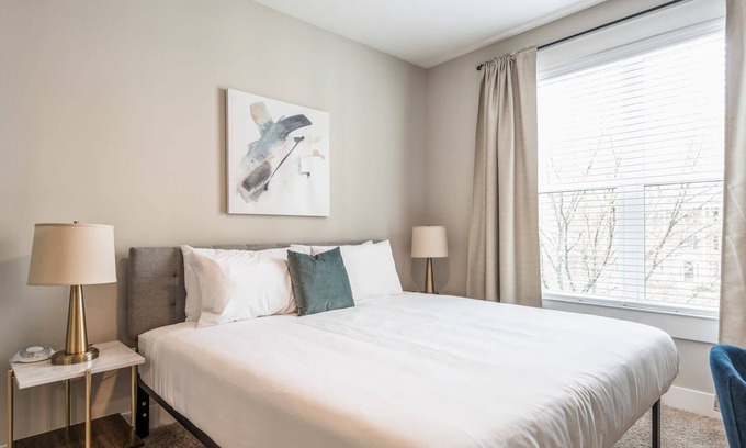 Charlotte Apartamento | Kasa | Sunny Space, Nearby NASCAR Hall of Fame | Dilworth