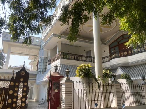 Varanasi Casa | Kashiyana Village Homestay