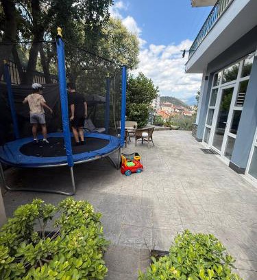 Kastoria Apartamento | Kastoria Book House with yard