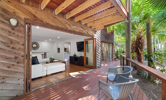 Coffs Harbour Casa | Kasuari - Steps to Resort Pool, Beach Front Location