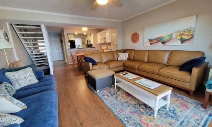 North Shore Casa | Kates Cottage: Kayaks, Wifi, Main Channel View, close to everything