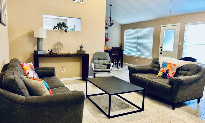 Katy Casa | Katy Hideaway - Charming 3 BDR!