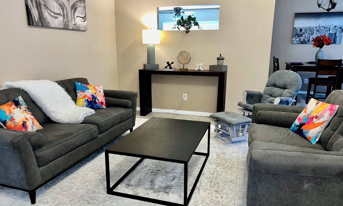 Katy Casa | Katy Hideaway