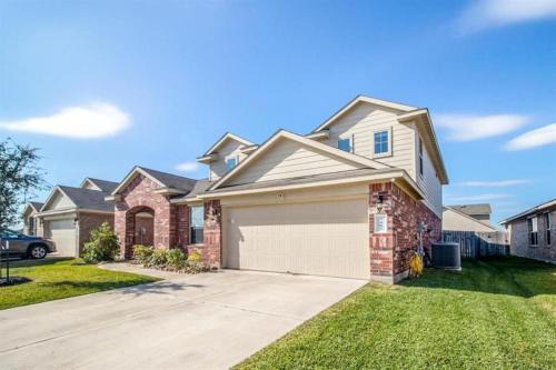 Barker Casa | Katy's five bedrooms home away from home!