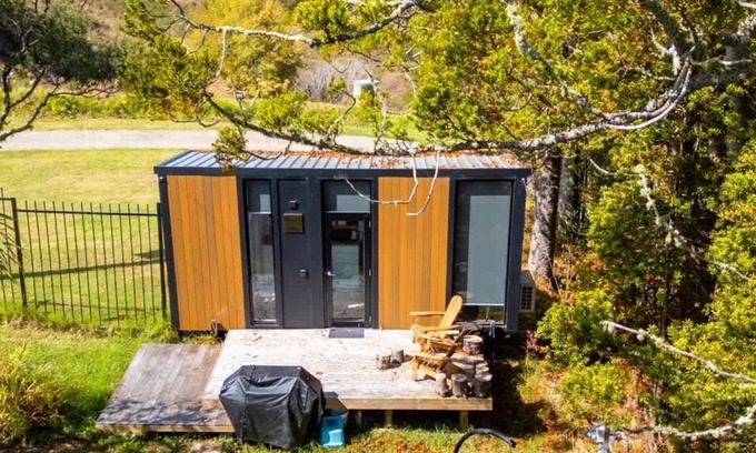 Waitoki Casa | Kauri Getaway Cabin by Tiny Away