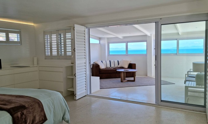 Gordons Bay Central Cabaña | Kaya Moya, Sleeps 2, Modern and central with sea view