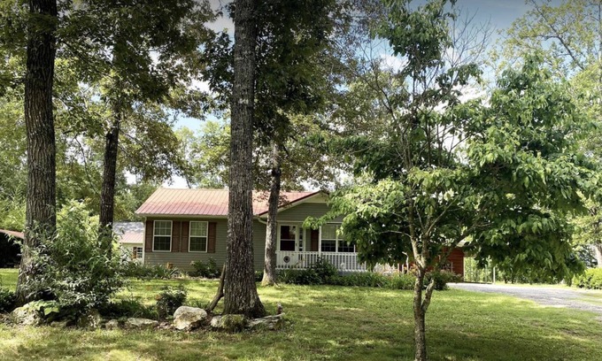 Georgetown Casa | Kayak on the River! Relaxed Rec-friendly King Bed Home