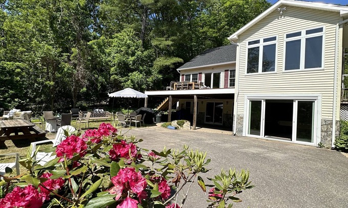 Meredith Casa | Kayak, walk or swim to Meredith town center