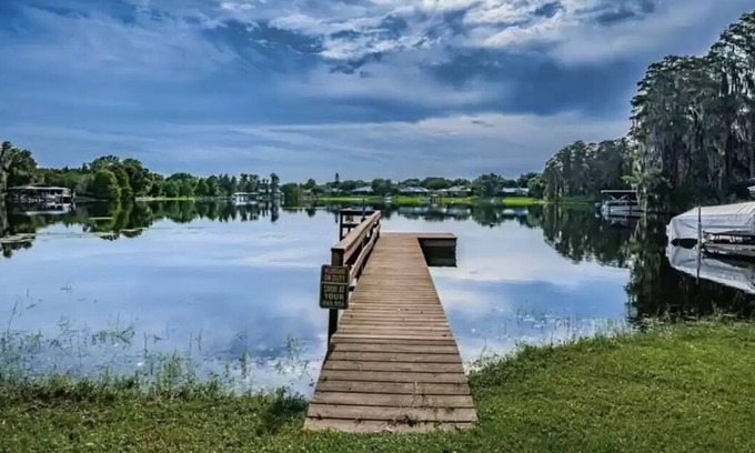 Odessa Cabaña | Kayaks, Canoe, Private Lake Community