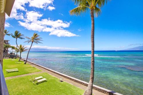 Honokowai Apartamento | KBM Resorts FREE CAR Lokelani Oceanfront 2-Bedroom Condo Recently Remodeled includes Beach Gear LOK-B203