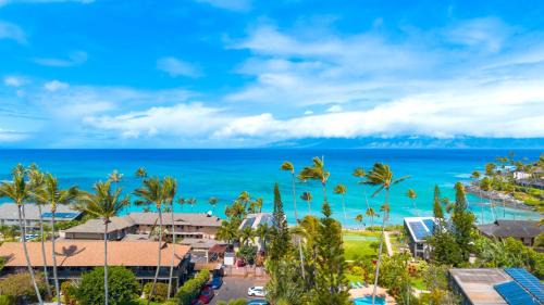 Napili Apartamento | KBM Resorts FREE CAR Residences at Napili Bay Massive 3-Bedroom Condo 30 seconds from Napili Bay NPG-C11