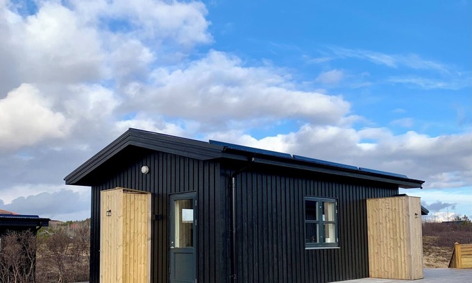 Selfoss Cabaña | Kerengi Cottage – Modern Cozy Cabin Built 2024, Heart of Golden Circle Iceland