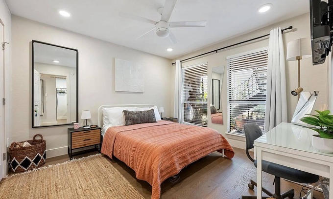 North Loop Apartamento | Keep Austin Cozy! - Central Retreat