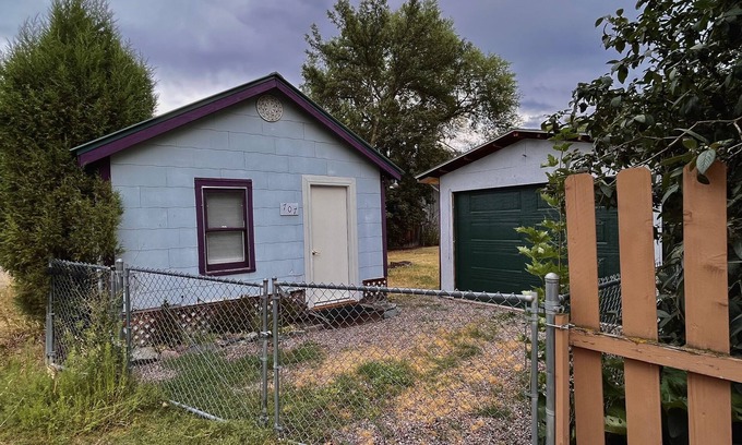 Polson Casa | Keep it simple at this peaceful and centrally-located place.