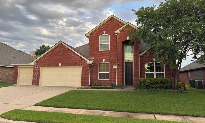 Keller Casa | Keller Schools 4BD 3BA Quiet Street, Pet Friendly!