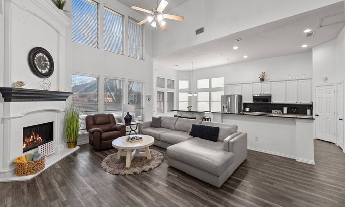 Keller Casa | Keller’s Crown Jewel - 5BR Retreat w/ Hot Tub & Pool Table