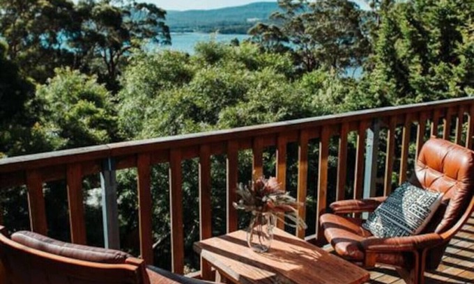 White Beach Casa | Kelp Cabin - intimate, calm and restful