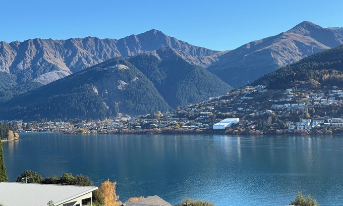 Kelvin Heights Casa | KELVIN HEIGHTS, QUEENSTOWN - vistas al lago, soleado