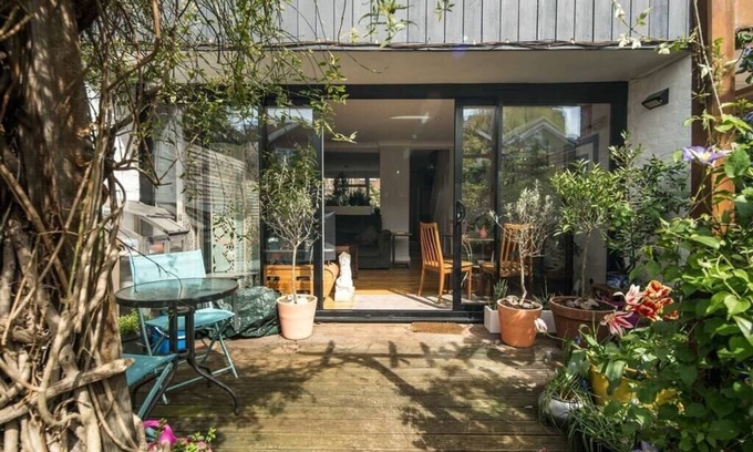 Kennington Casa | Kennington 3BR Haven: Dog-Friendly/Zone 1 location